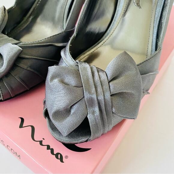 Nina | Futura Pewter Peep Toe Bow High Heels GUC 8 - Picture 2 of 10